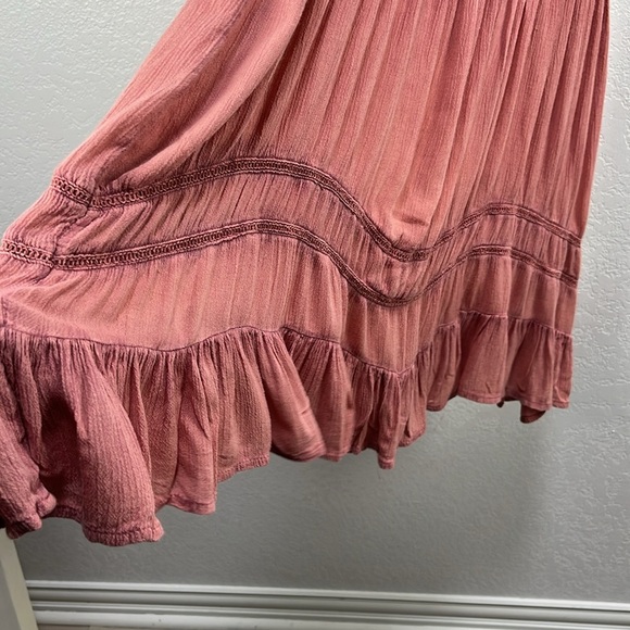Altar'd State Women’s Dusty Rose Knit Mini dress Sleeveless Ruffle Hem Sz M Boho - Picture 9 of 10